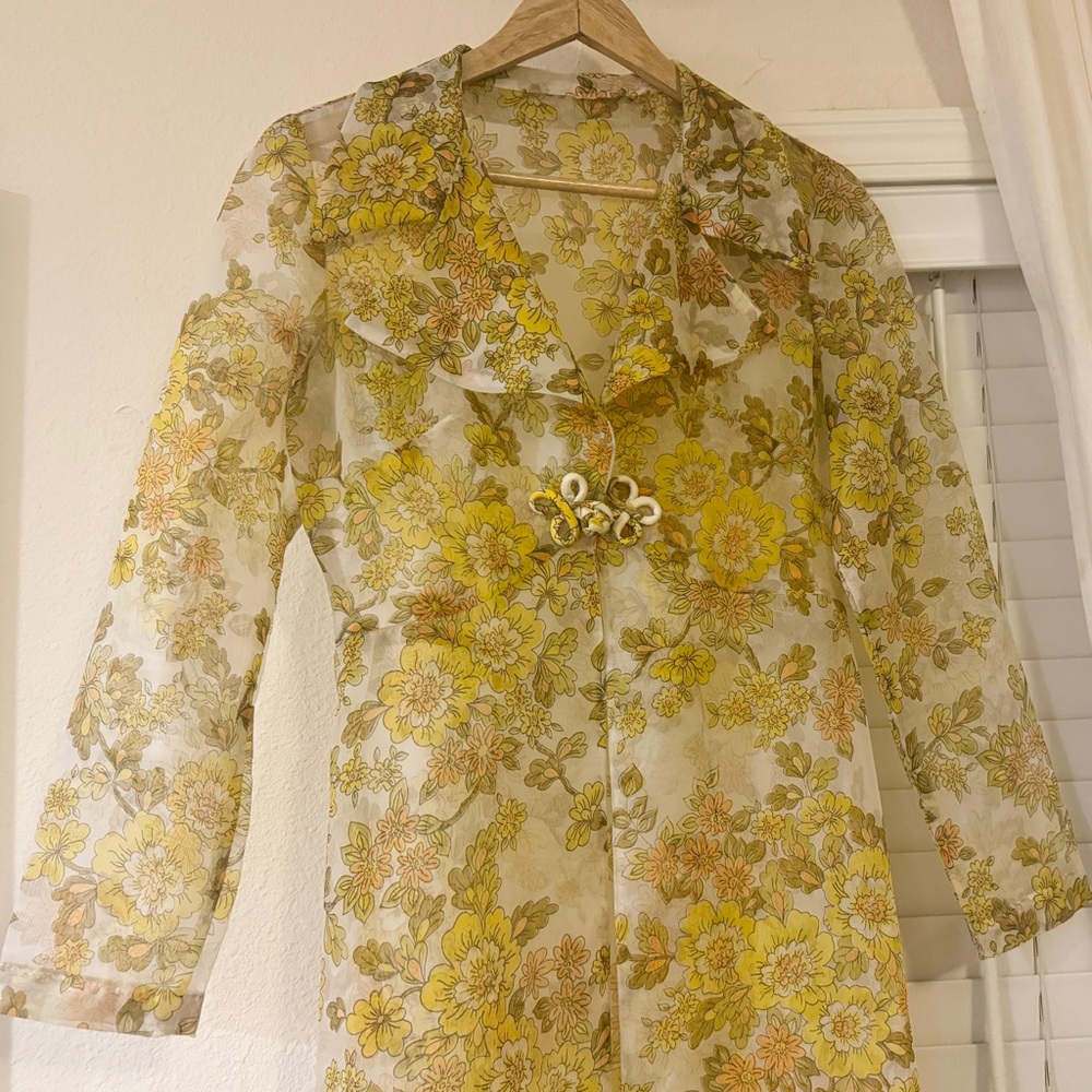 ✦ Vintage ✦ Sheer 70’s Floral Duster ✦ Size S/M ✦